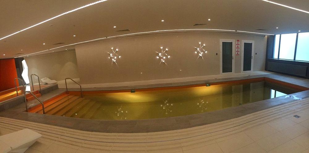 бассейн в Минск Марриотт отеле